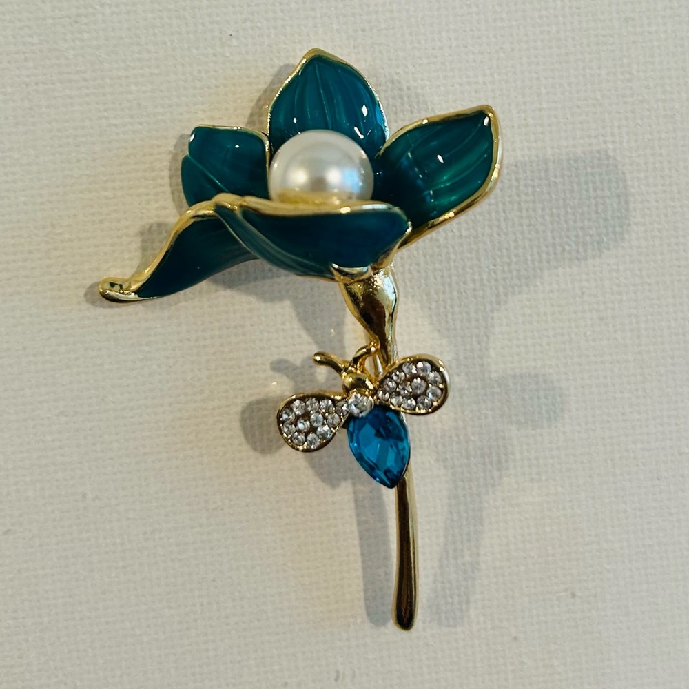 Awesome Teal Green Flower Brooch with Faux Pearl, Crystal Bee & Crystal Accents